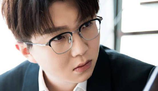 毛不易新歌加上诗人李诞,李诞为毛不易怒怼顶流,他们为何感情好