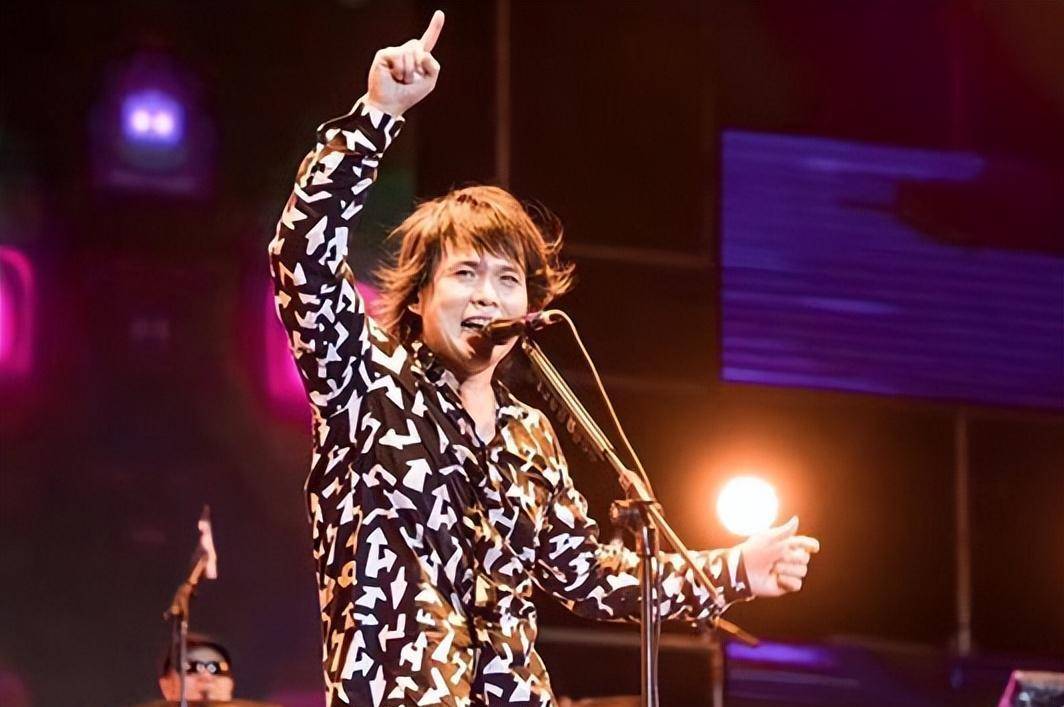 我愿意花五百,去伍佰的演唱会,唱伍佰的歌给伍佰听.