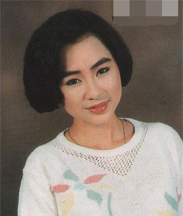 如果让我评最美新加坡女星,我想我会选刘秋莲