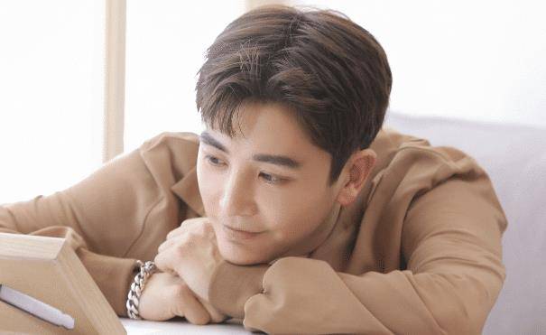 演技越发时尚的孙坚,性格十分开朗,是一个非常努力的男演员_生活_时候