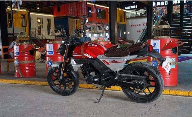 国产入门级复古标杆,智能电喷,酷似对手力帆kpm200_搜狐汽车_搜狐网