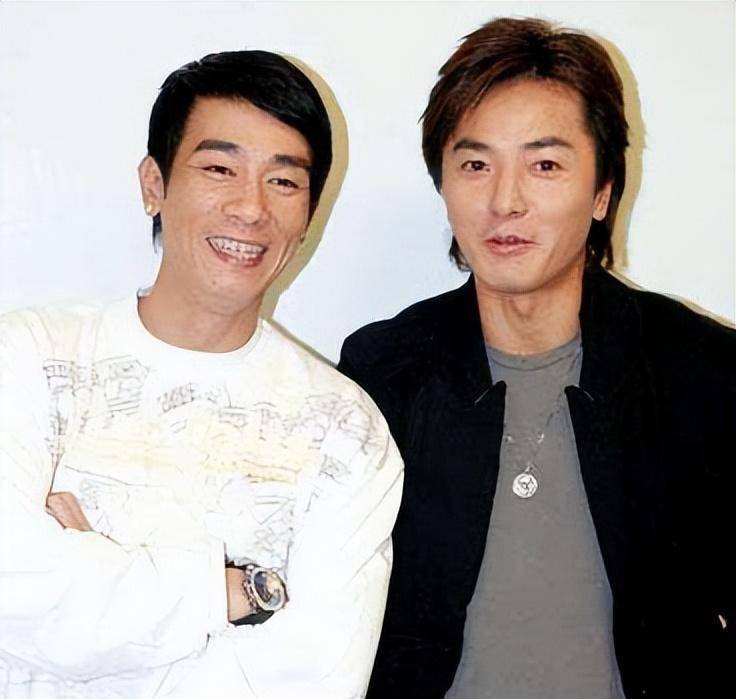 被王晶怒批不上进,郑伊健因懒惰被导演分手,陈小春却越来越火_小弟