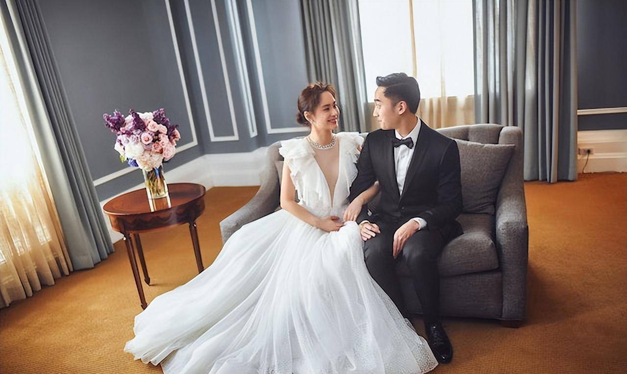 罕有贴现任妻子合照,乘机帮自己医美诊所卖广告_alice_丈夫_赖宝