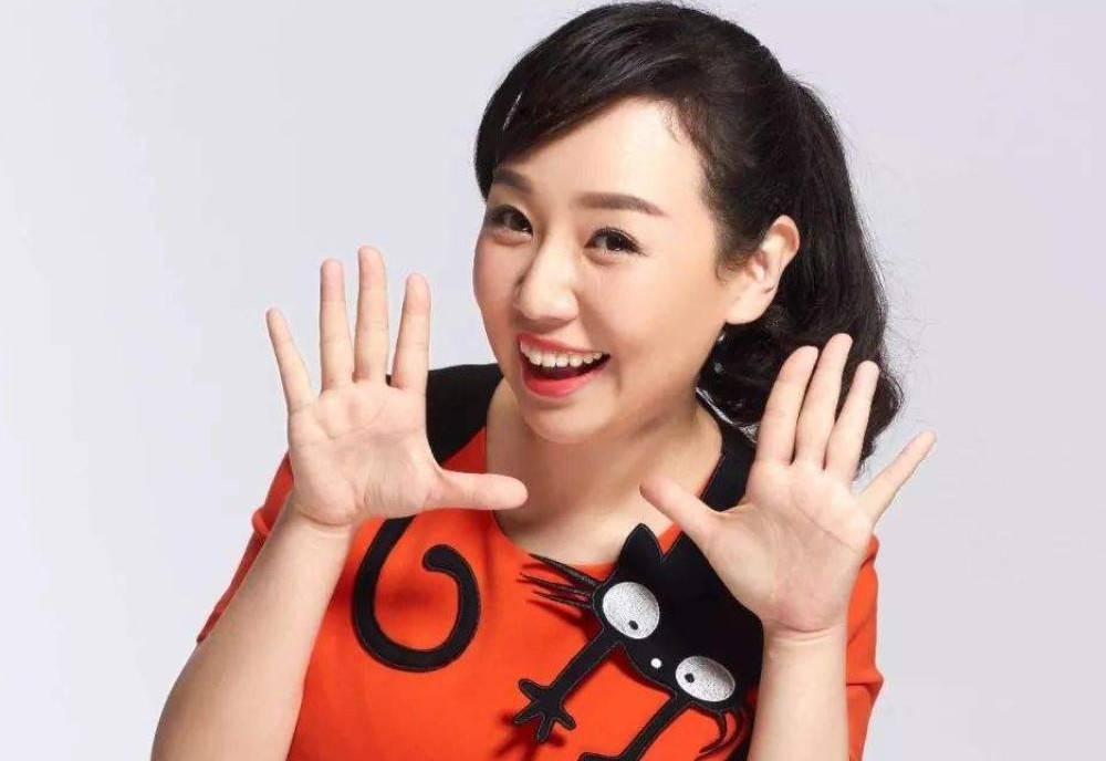 "贾圆圆"今年41:长大后沉寂了,二胎妈妈教育儿子惹争议_第1张