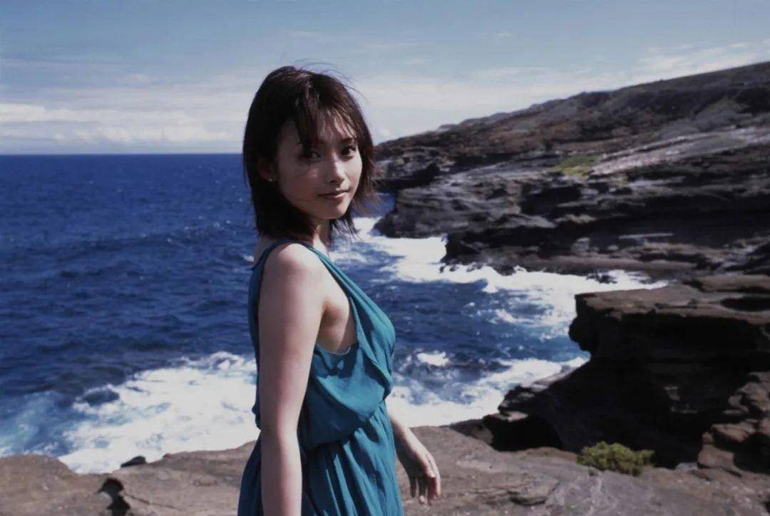 日本「究极童颜」女星-安倍夏美,出水芙蓉,如花似玉