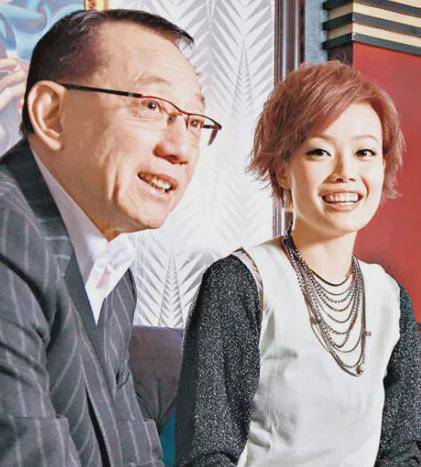 曾志伟公开嘲笑容祖儿,龅牙厚嘴唇还想参加选美,当晚就被挨揍_观众