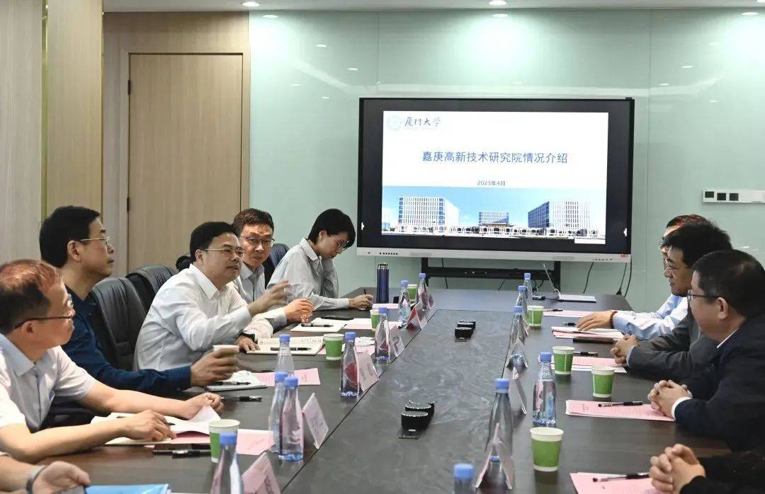 集美区委书记胡旭彬一行莅临小知深艺调研指导_服务_嘉庚高_发展