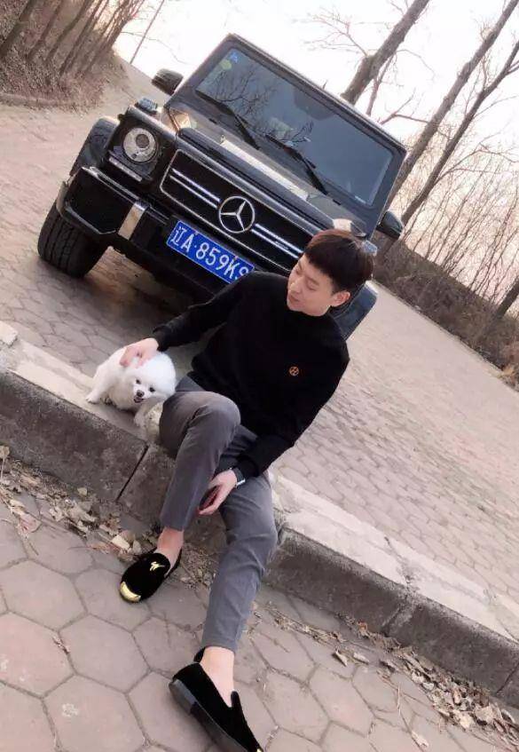 白浩,曾经直播8年的当红主播,如今人气下滑,合同结束,他签了名_平台