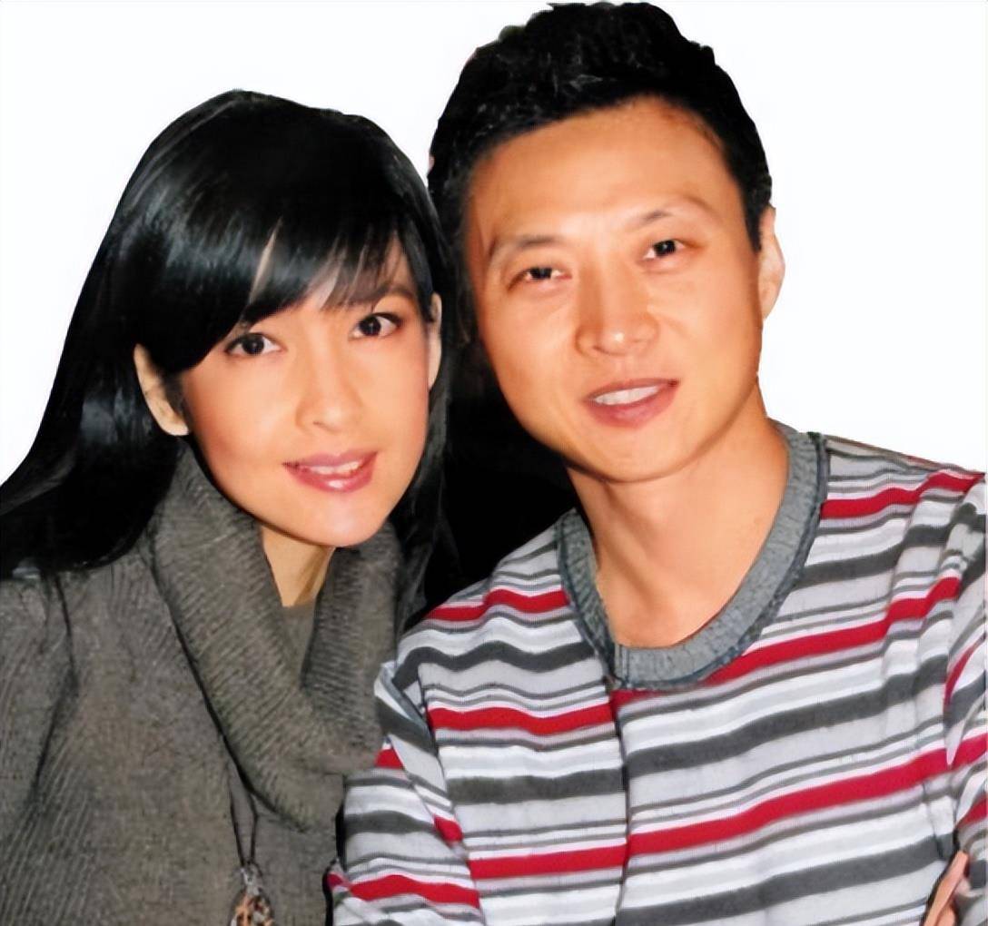 声音嘶哑走调,55岁周慧敏被告知不要花钱!