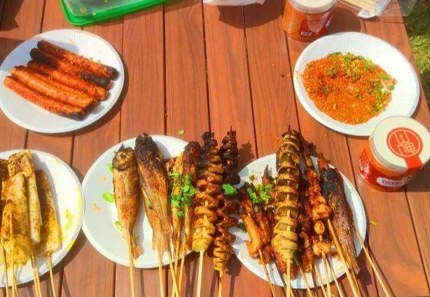 山哩控股团建之旅-踏青烧烤红枫湖,共享团队美好情_同事_食物_辣椒