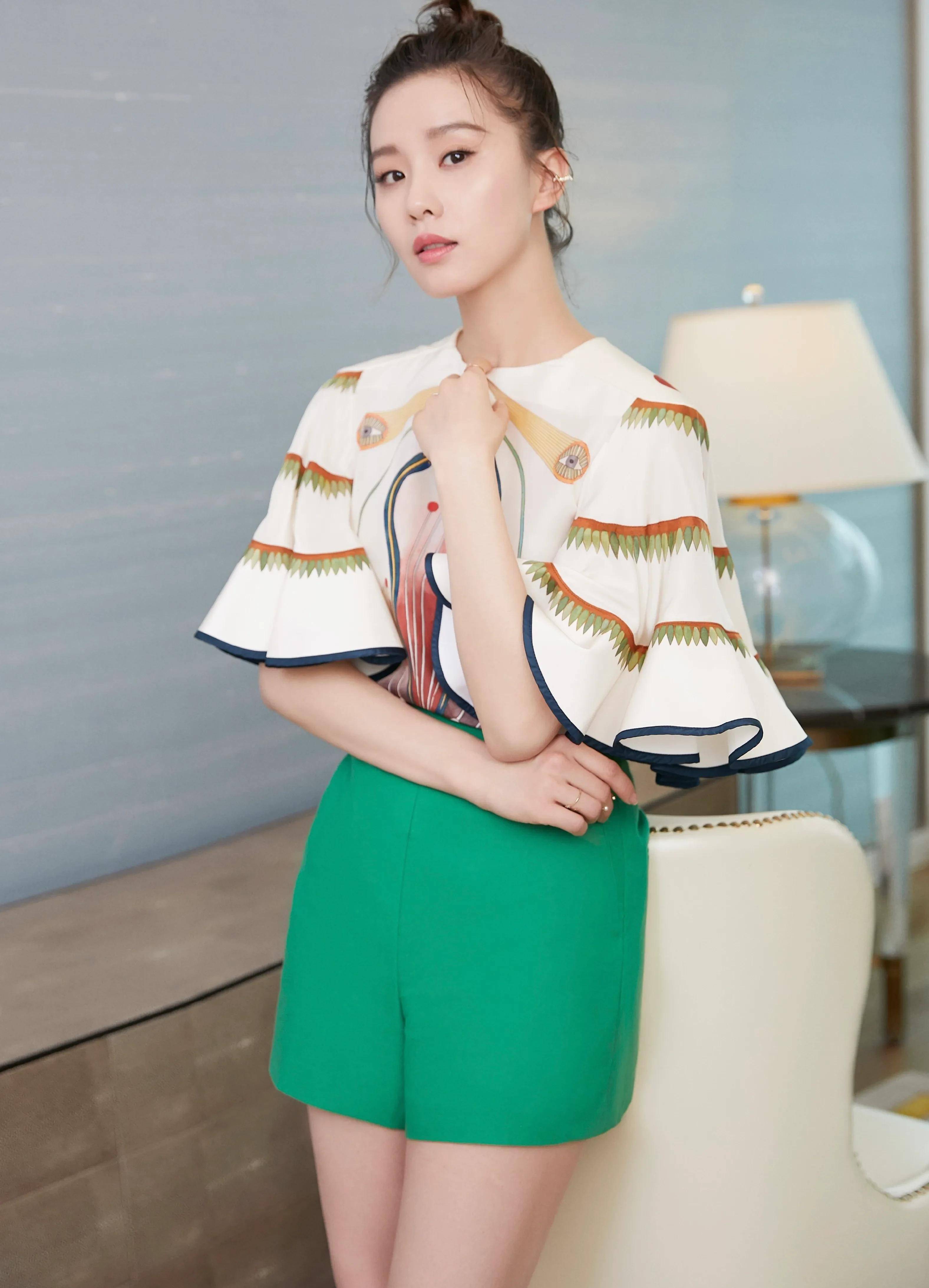 刘诗诗的尖头高跟鞋美艳图片_明星_女神_连衣裙