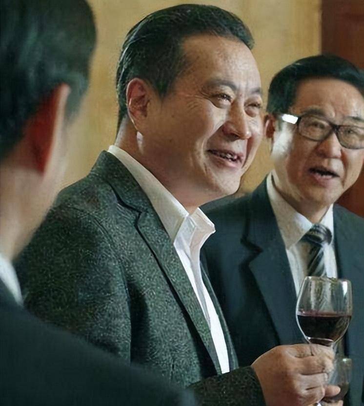 剧中的很多人物刻画得十分形象,其中汉东省常委,京州市市委书记李达康