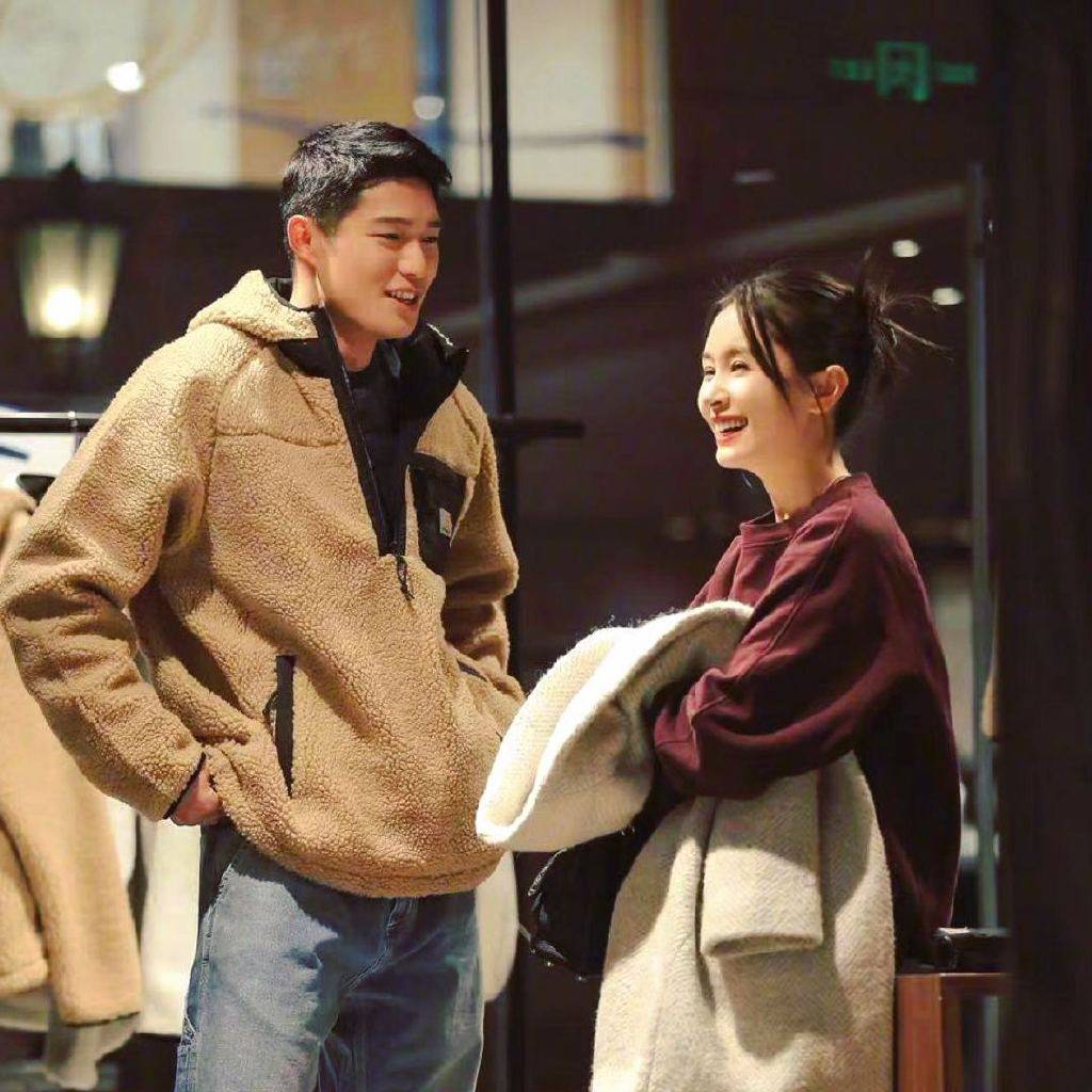 王子文吴永恩可能是假戏真做,被偶遇买情侣戒指,王子文太显眼啦_节目