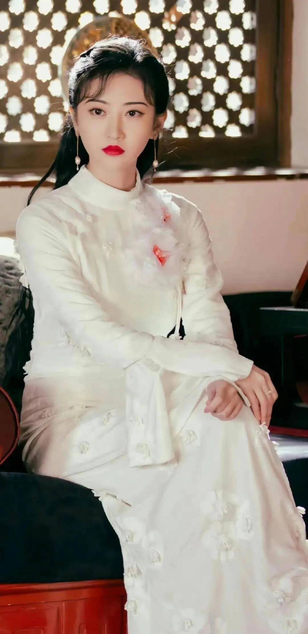 影视剧《司藤》中的旗袍穿搭真美,景甜的颜值巅峰,每一件都惊艳_中国