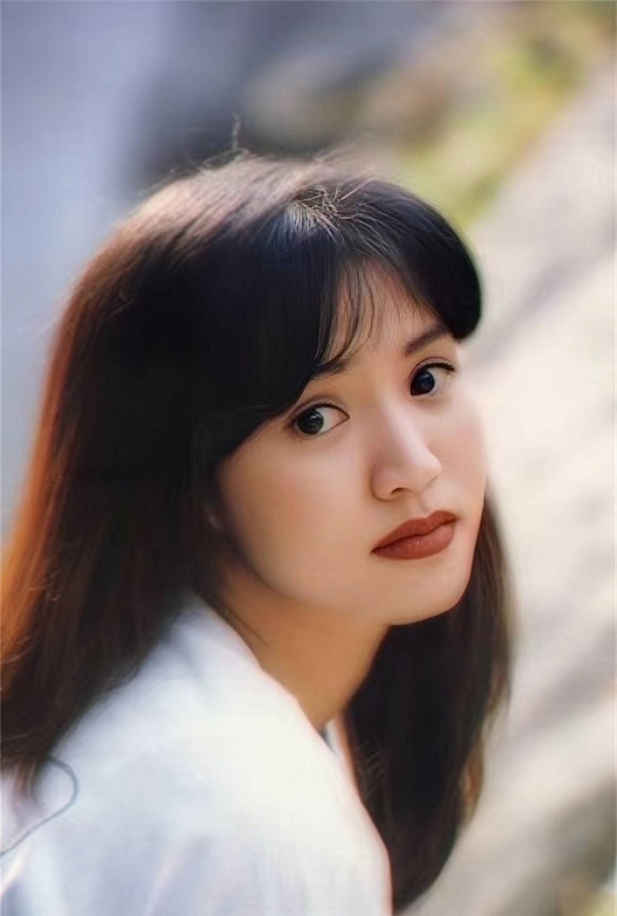 黎瑞恩:29岁为爱退圈嫁豪门,41岁净身出户,如今49岁独养俩娃_女孩