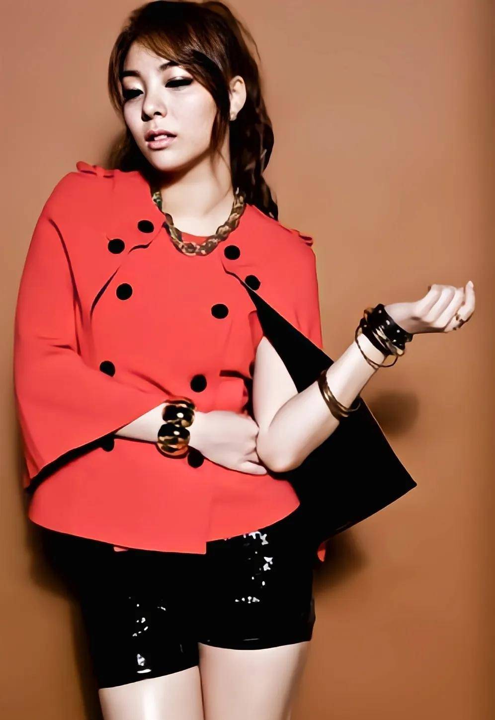 国外女星李艺真,演艺圈为数不多的没有被"艳照"毁掉的艺人