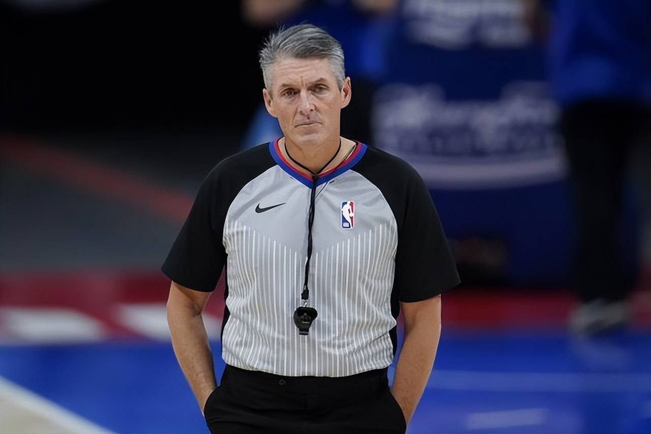 nba御用裁判出马,勇士队稳了!_比赛_国王_经验