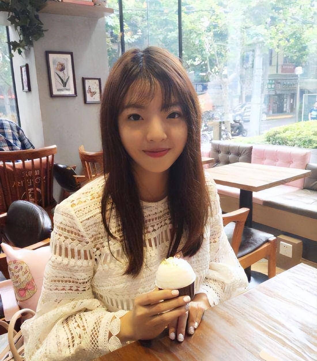 王文也:拉踩欧阳娜娜嘲讽大众,后被李成儒狠批,她为何如此招黑_霍思燕