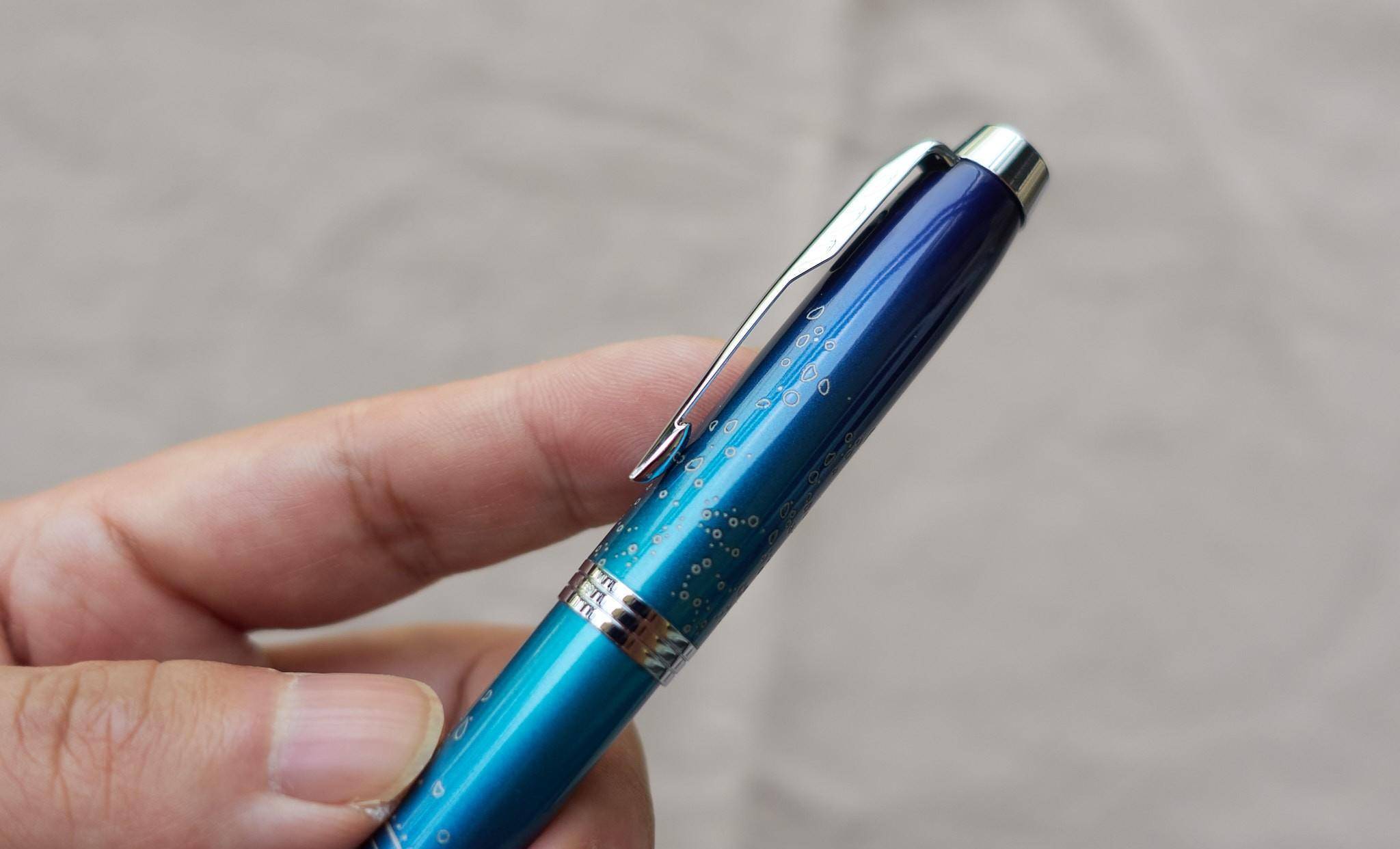 派克钢笔也开始妖艳起来了,派克im探索系列钢笔_墨器_笔尖_颜色