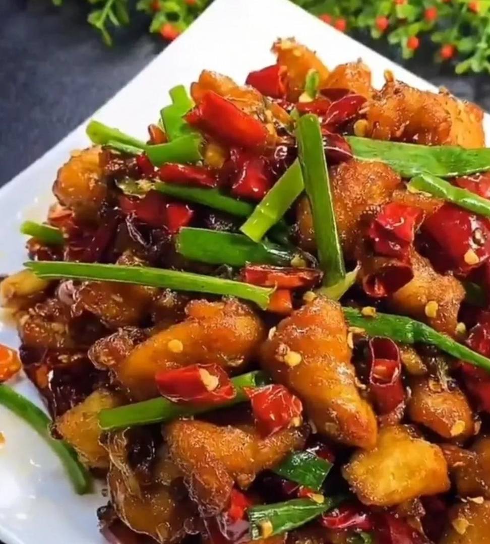 麻辣又过瘾的辣子鸡的制作方法_鸡块_水分_胡椒粉