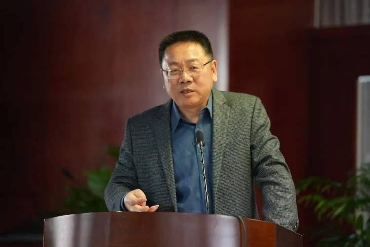 钟杨:上海市首届最美校长_手机搜狐网