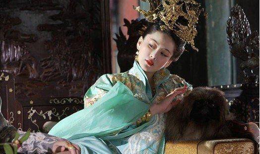 半老徐娘的万贵妃凭什么能力压群芳,独享明宪宗专宠23年_朱见深_万贞