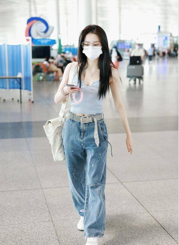 自从徐璐出现在大家的视野中,我就再也没见过徐璐胖过.