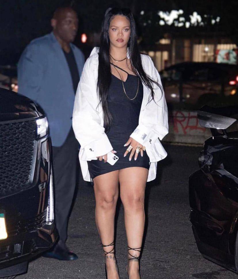 从时尚女神的惊艳到造型雷人身材走形,蕾哈娜是彻底放飞自我了_礼服