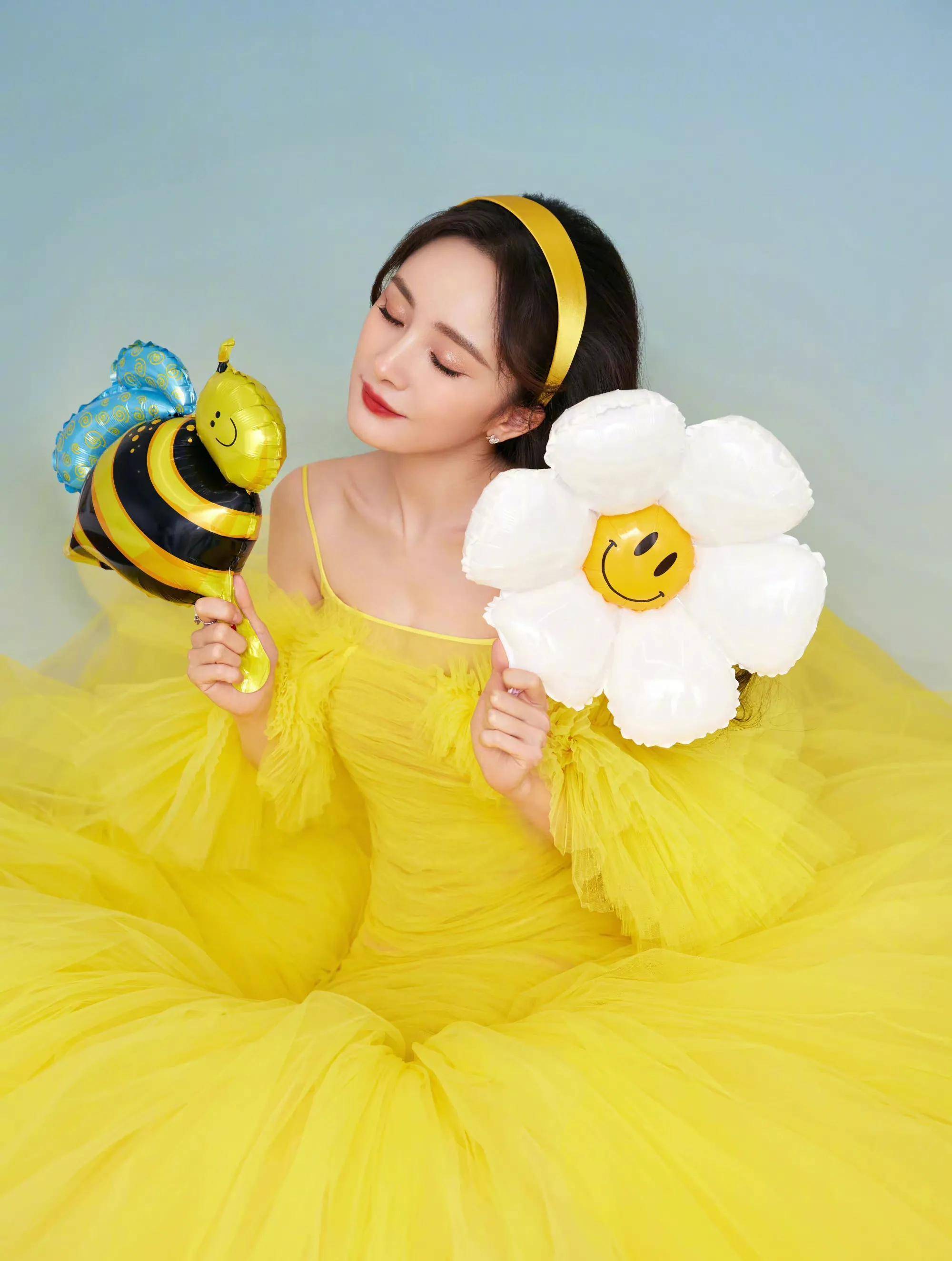 杨幂生日大片小蜜蜂太阳花暖黄色调明艳靓丽_眼睛_显得_公主