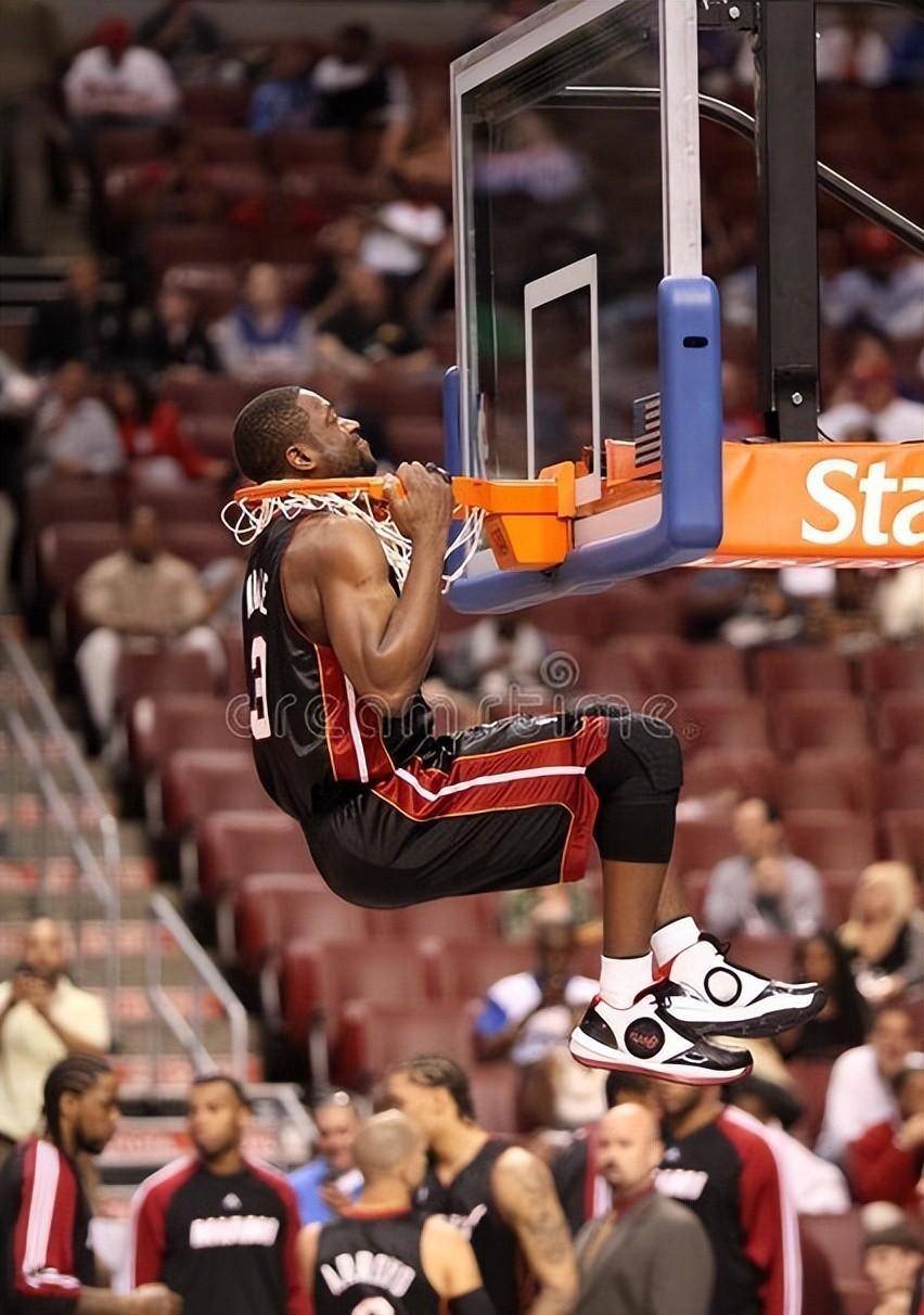 闪电侠是nba巨星韦德的绰号,那么这个绰号是怎么来的呢?