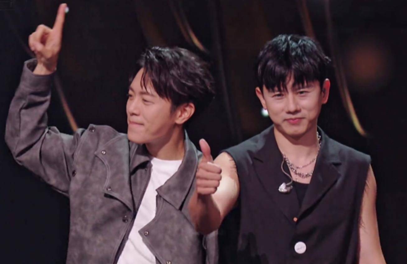 丁太升毒舌点评来了,批张杰音乐审美如江湖卖艺,韦礼安被带跑偏_视频