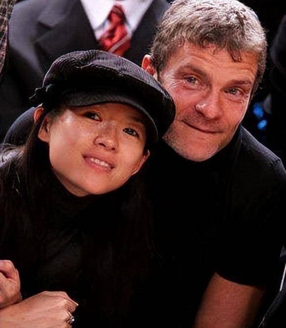 富豪vivi的协议中表明,如果两个人离婚,vivi的财产不会分给章子怡一半