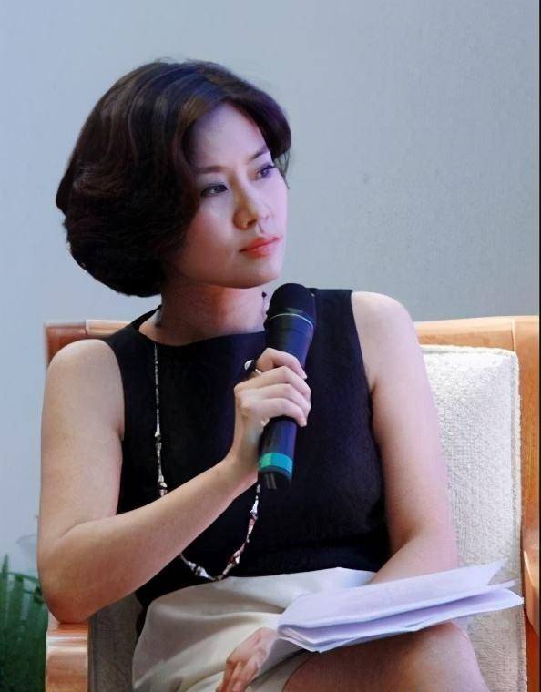 史小诺晒照,她是电视美女主持人,她是二婚吗?