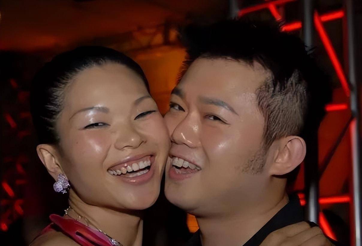 在李东田的鼓励下,吕燕更加努力的练习模特需要掌握的技巧.