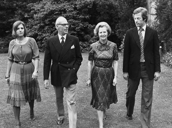 教子无方的撒切尔夫人:将儿子宠成"妈宝",批起戴安娜毫不留情_马克