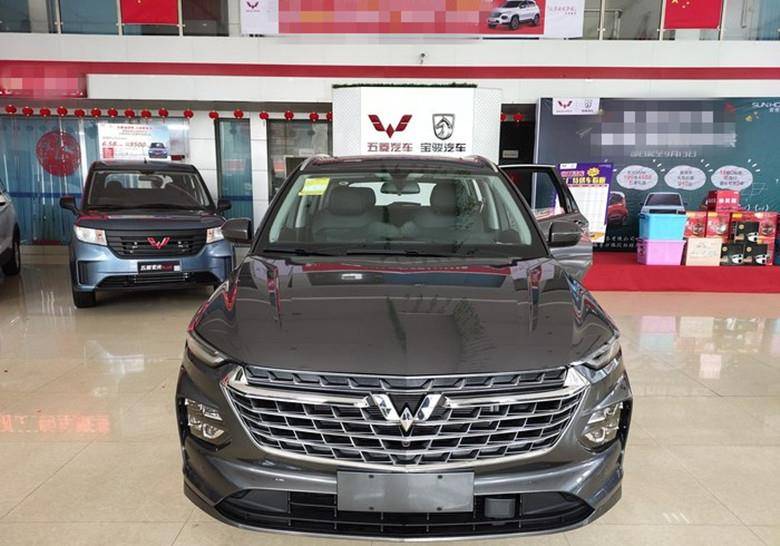 "五菱王"正式到店,大气银标,还带魔术座椅,或8万起能火吗?