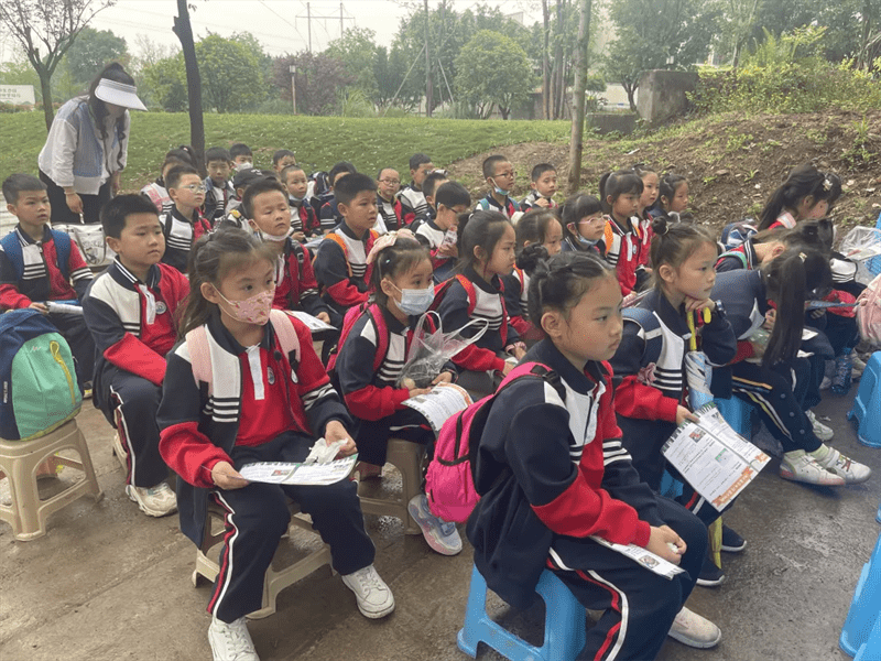 大渡口区大堰小学"劳行德兼 寻味自然"研学实践活动圆满举办_劳动