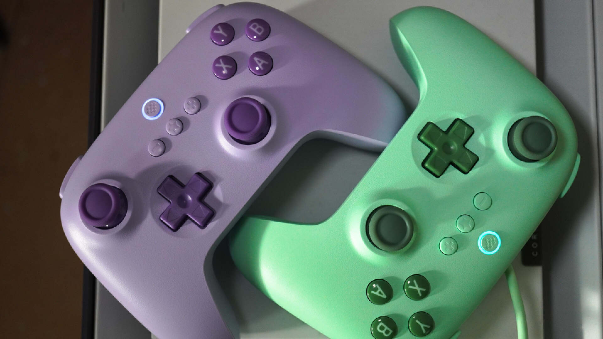 高颜值好手感,性价比又高 - 八位堂猎户座青春版游戏手柄_时候_方面