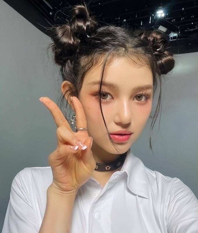 迪士尼韩国通过官方sns等发布公告称,音乐剧演员郑尚勋和郑英珠被选定