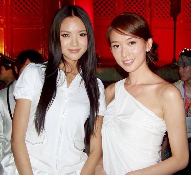 看了这个你就会明白,他们被称为合影高手是有原因的_张梓琳_胡兵_气质