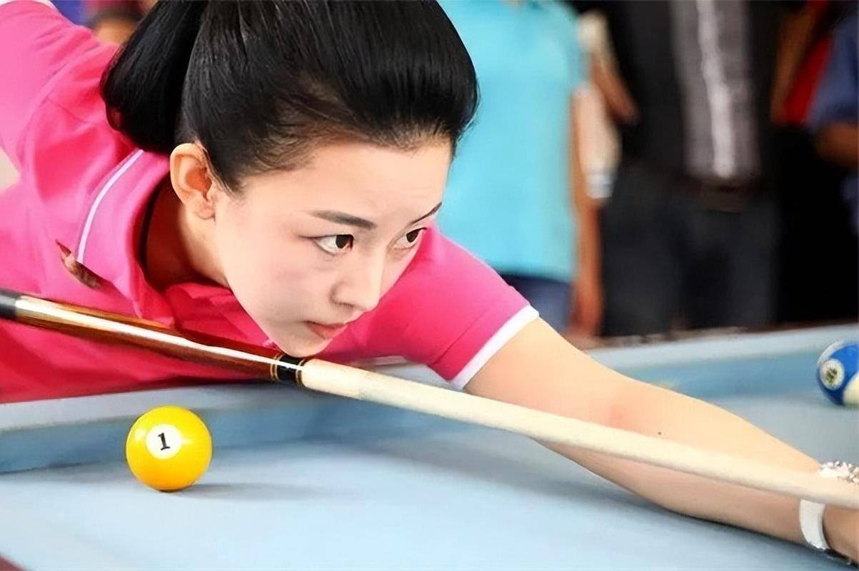 "九球天后"潘晓婷:40岁身价8亿,父亲才是她婚姻路上的绊脚石_台球