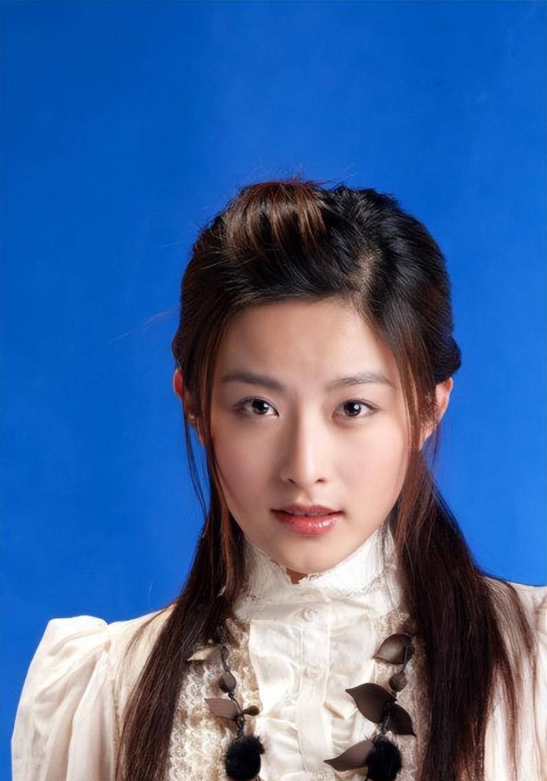 吉林女子演员徐百慧:出道19年零绯闻,40岁仍未婚,她在追求什么_父亲