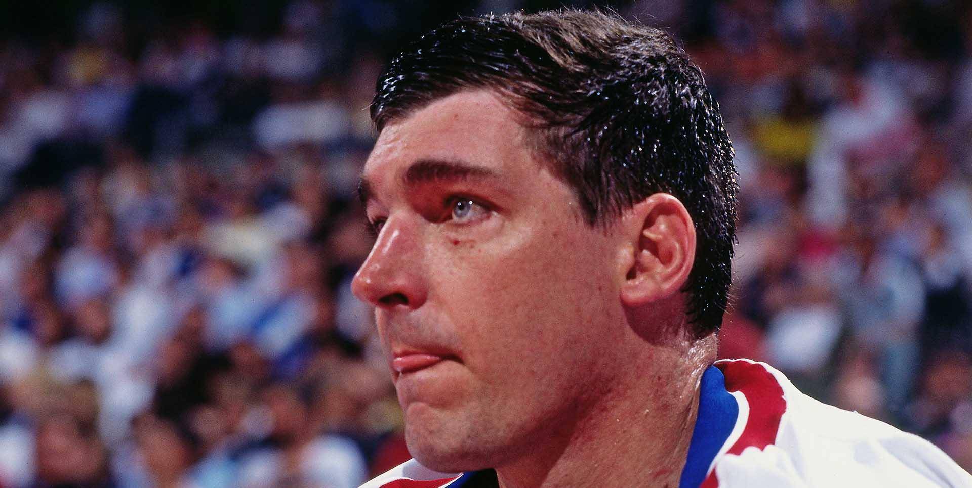 nba带球搏击第一人,拳打伯德脚踩乔丹,比尔·兰比尔有多凶悍?