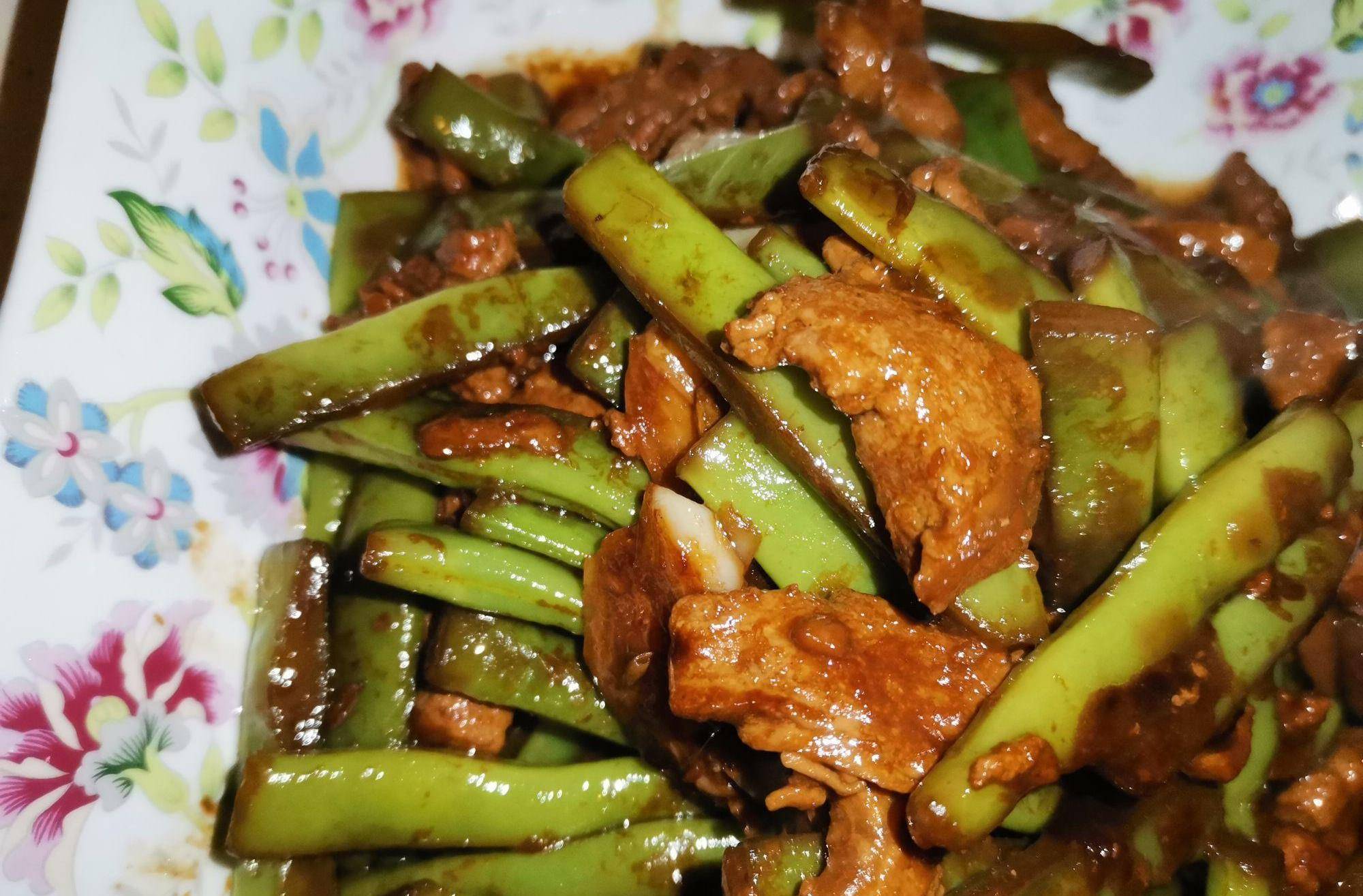 扁豆角炒肉丝_时间_蒜瓣_放油