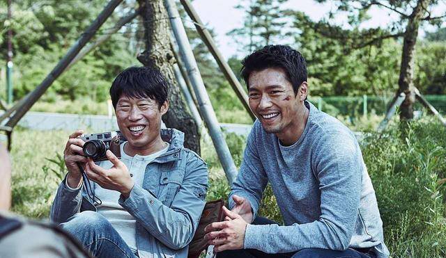 回忆起之前玄彬所饰演的角色,几乎所有的人设都曾经历过,即使有些收视