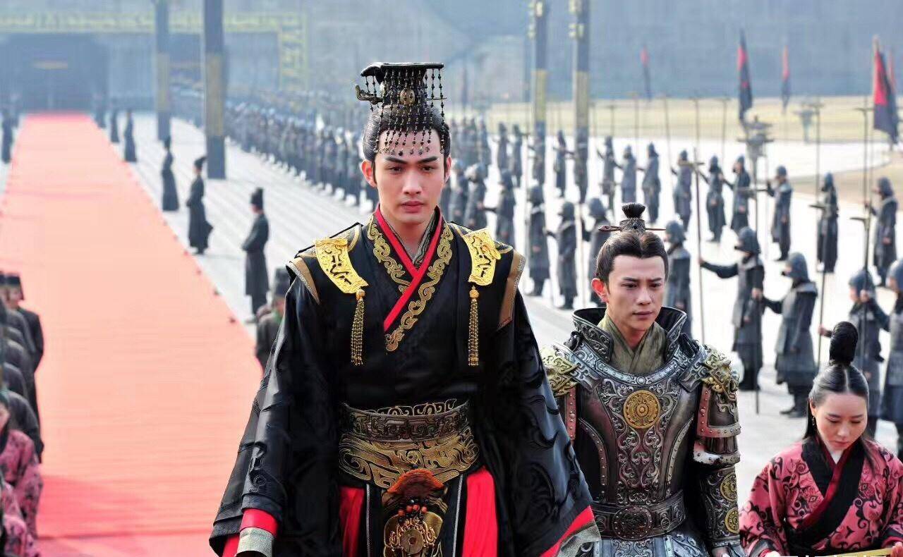 曾因《新三国》走红的"龙套帝",12年过去了,还在演配角!