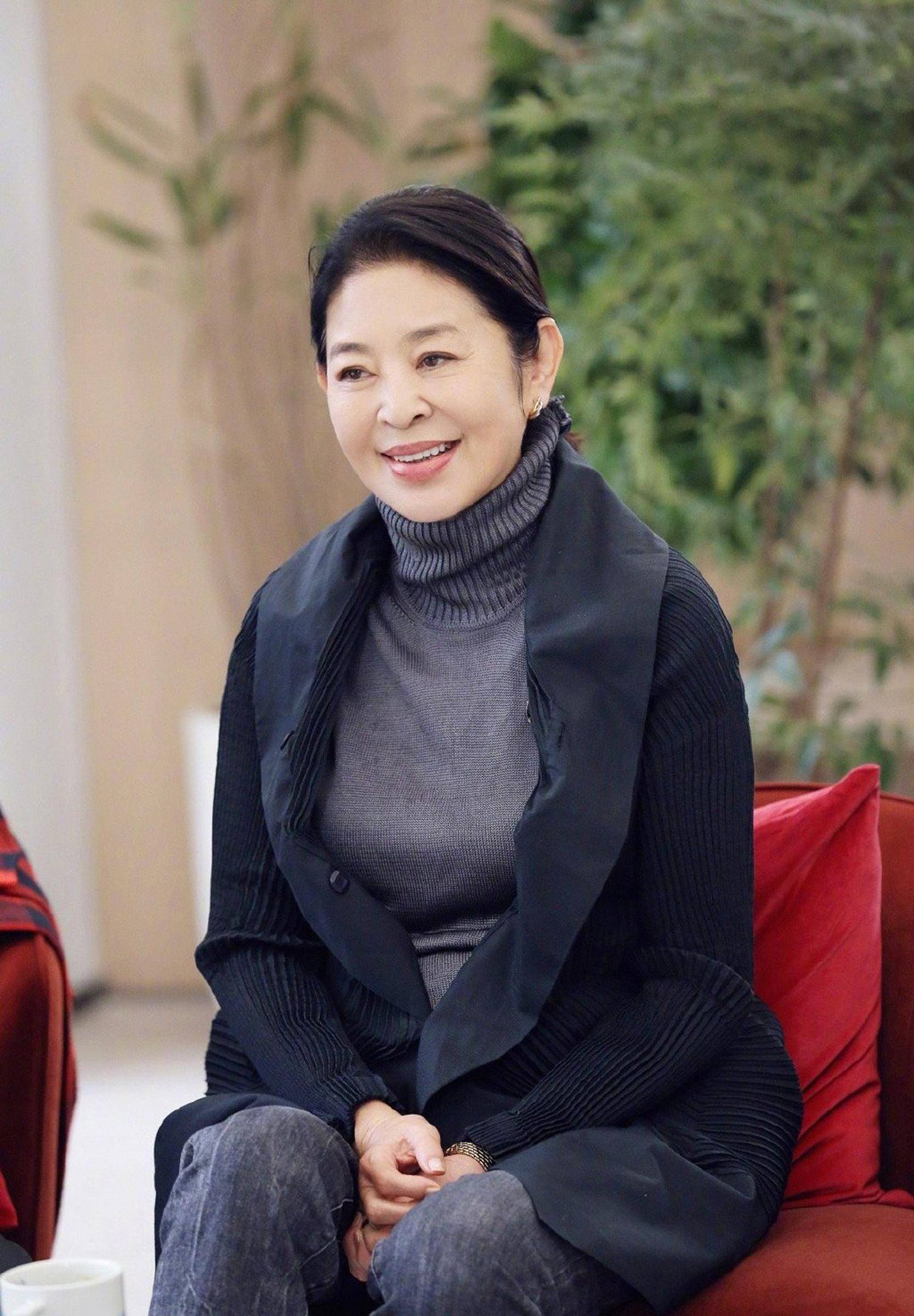 刘晓庆赵雅芝出生图倒出,皱纹堆积,脸色僵硬雀斑,假长生不老女神暴露