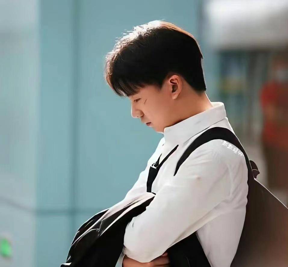 人送外号战损男?《平凡之路》美女为郭麒麟正名却惨遭网暴