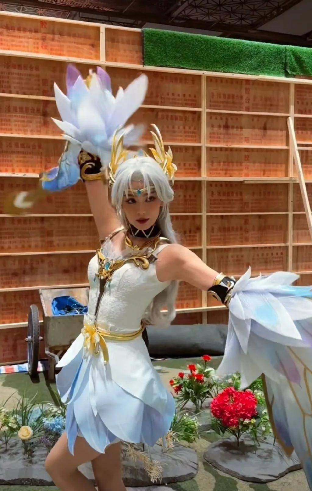 娜扎cos貂蝉太美了_智慧_笑容_女子