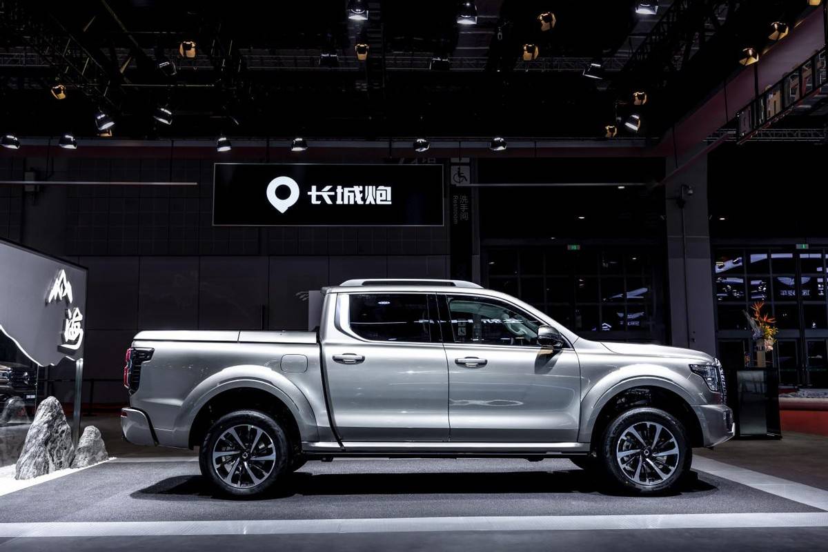 长城炮上海车展放大招:创造6x6新物种 首推新能源混动皮卡_搜狐汽车